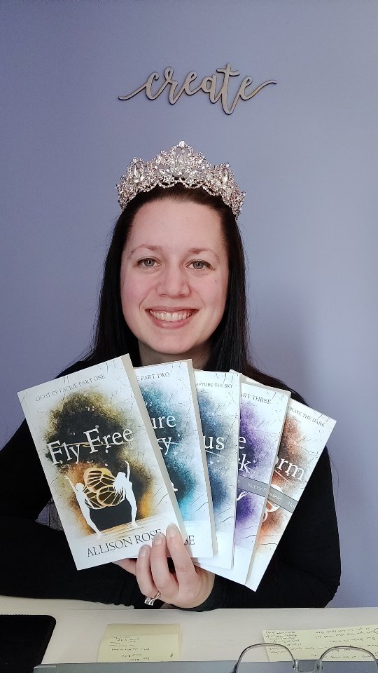 The YA twisty, dramatic fae fantasy that is the Light of Faerie series is now complete and available to be binged on Amazon 🧚‍♀️

Thank you @author_joholloway for the crown, the Tuesday Tribe, and everyone else who has lifted me up through the past years of my writing journey!

#bookishreel #bookreel #bookreelsofinstagram
#yafantasyseries #yafantasyreads #faeries #fae #fantasybookstagram #fantasyauthor #grateful